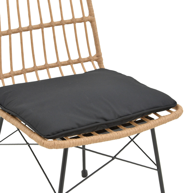 Καρέκλα Naoki pakoworld rattan σε φυσική απόχρωση με μαύρο μαξιλάρι και μεταλλικό μαύρο πόδι 45.5x59.5x89εκ - Image 8